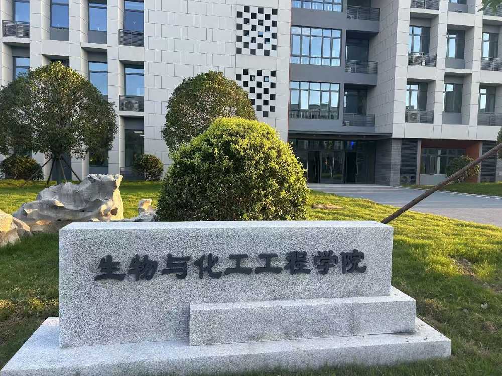百色市扬州职业大学体育场高杆灯项目
